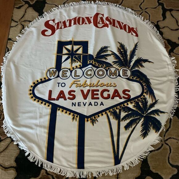 Welcome To Fabulous Las Vegas Station Casino White Red Yellow Round Beach Towel - Picture 3 of 8